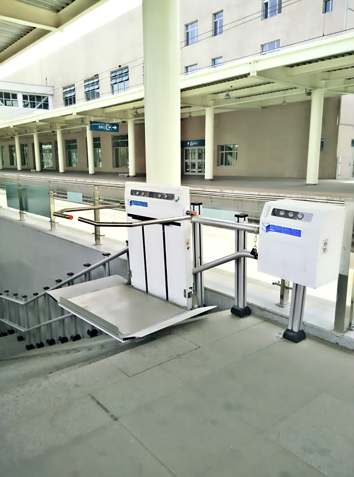 斜掛式升降平臺(tái)