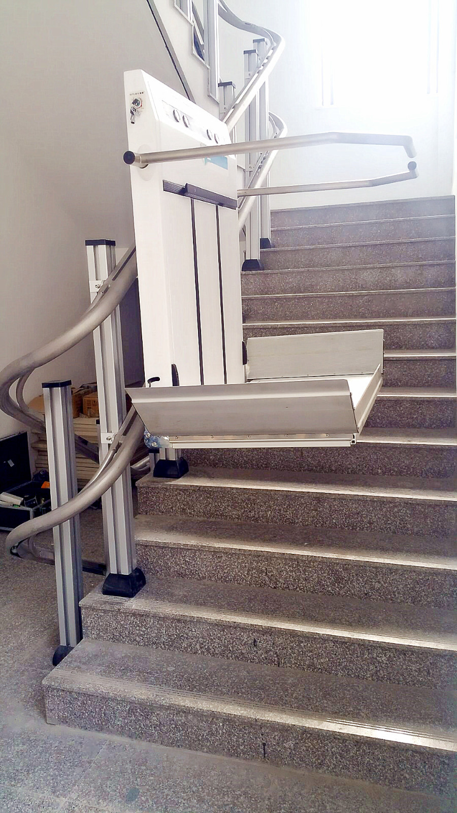 斜掛式升降平臺(tái)